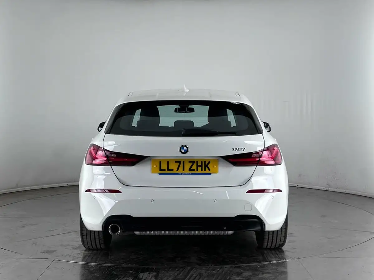 2021-bmw-1-series-15-118i-sport-lcp-big-6