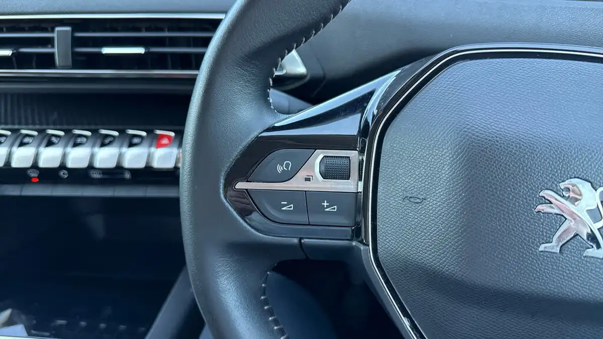 2021-peugeot-5008-suv-12-puretech-active-premium-big-26