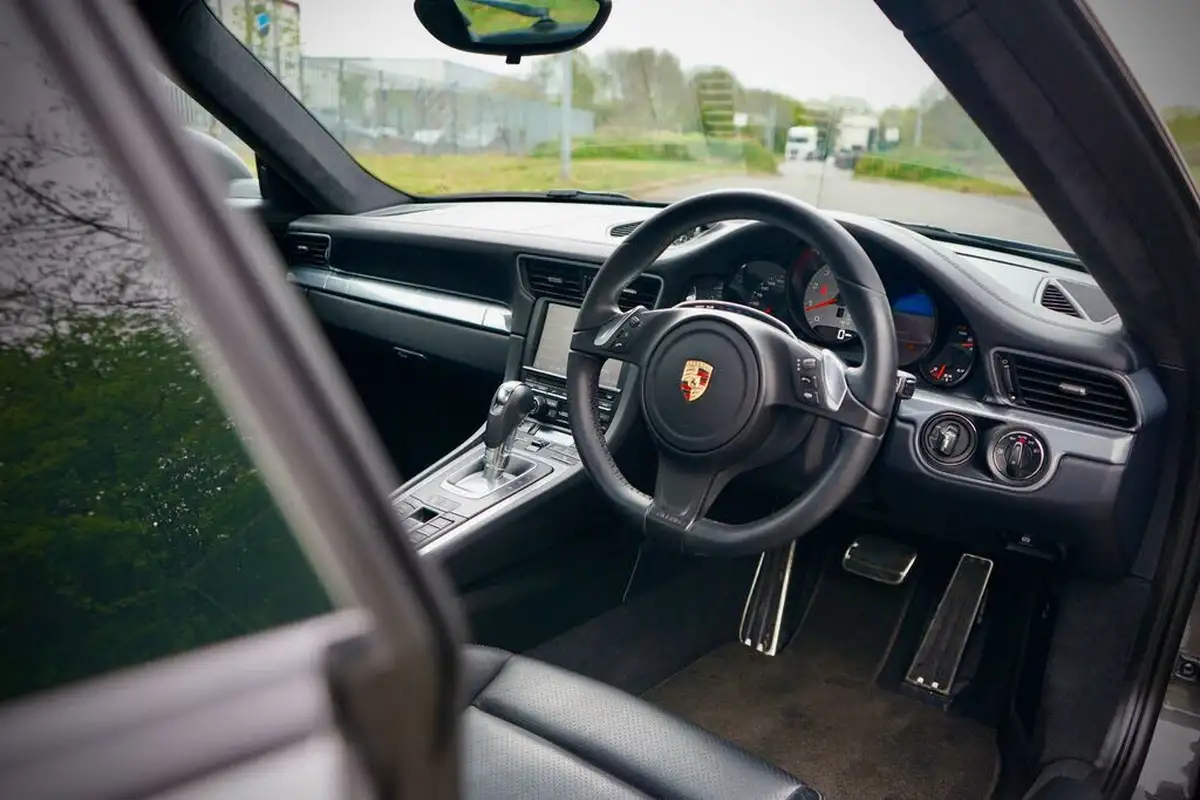 2012-porsche-911-38-carrera-s-400bhp-coupe-pdk-big-38