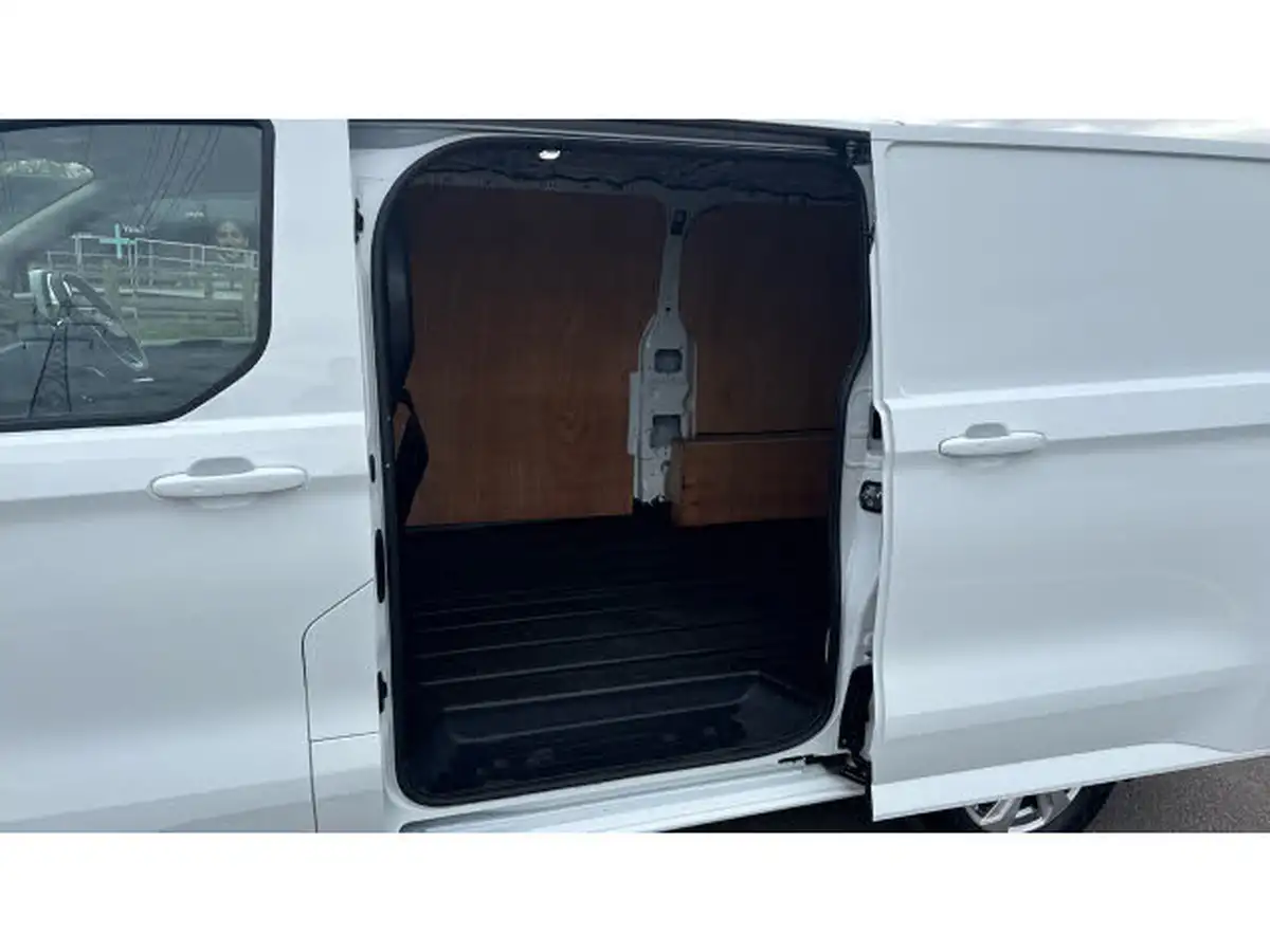 2023-ford-transit-custom-20tdci-300-l1h1-limited-136pseu6e-panel-van-1996cc-big-4