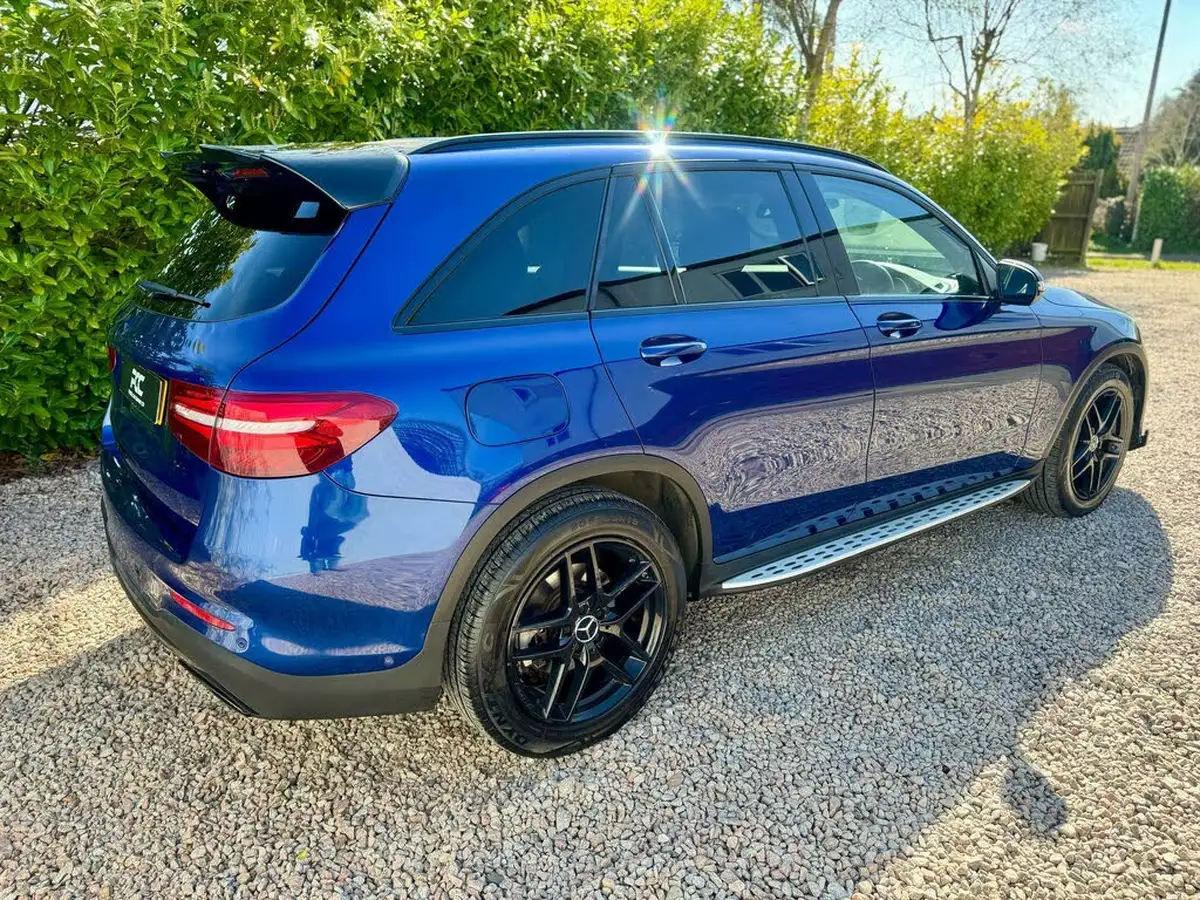 2017-mercedes-benz-glc-class-21d-glc220d-amg-line-ss-station-wagon-5d-big-9