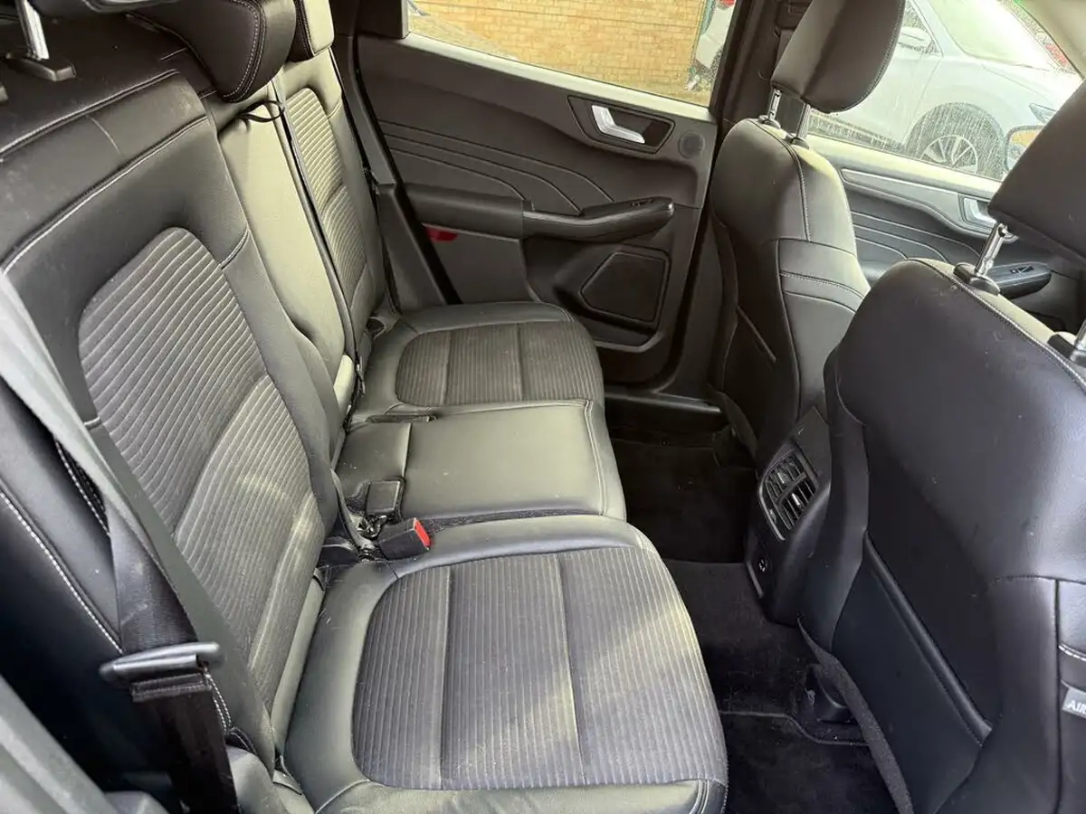 2022-ford-kuga-big-15