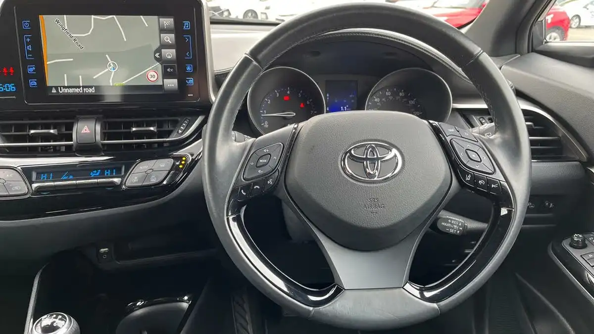 2019-toyota-c-hr-12-design-big-5