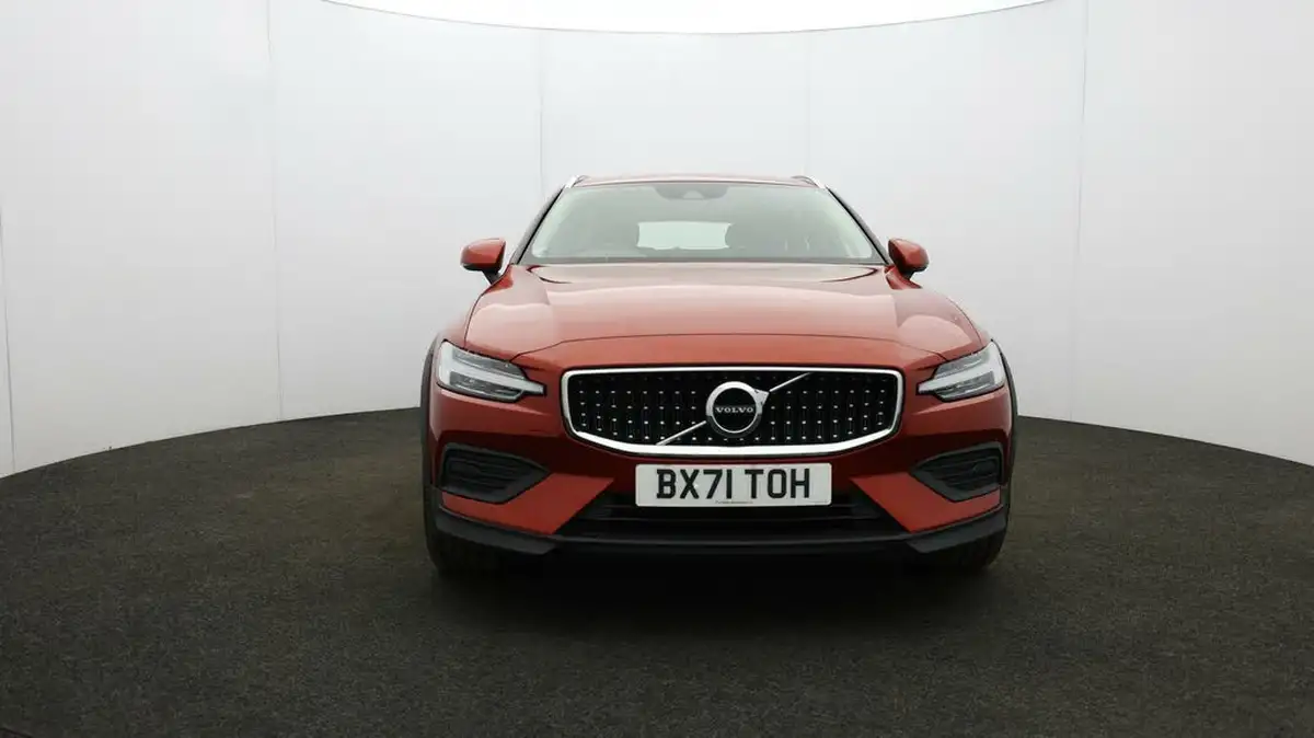 2021-volvo-v60-20td-b4-cross-country-big-1