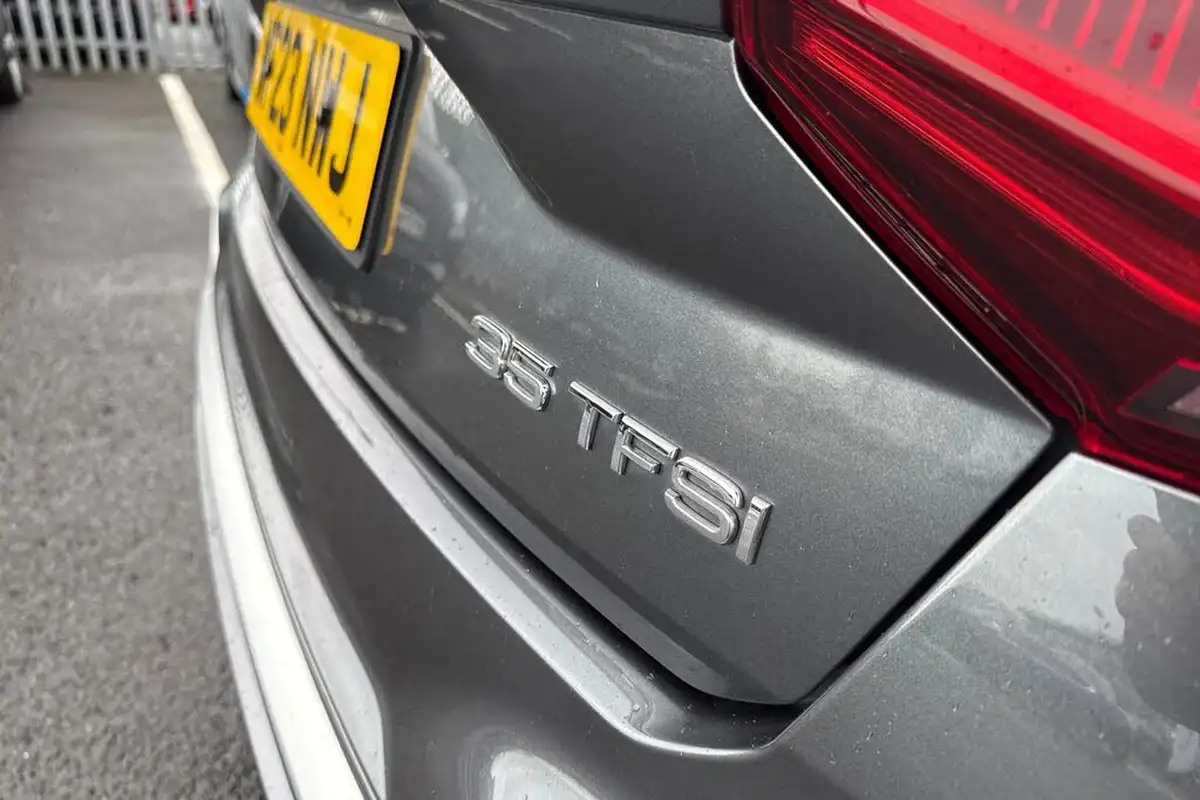 2023-audi-q2-15-35-tfsi-s-line-tronic-big-28