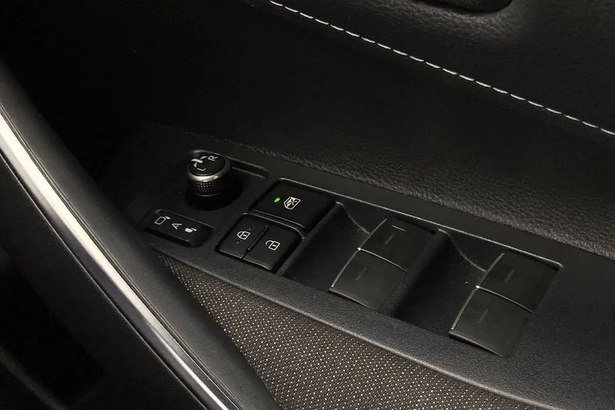 2024-suzuki-swace-18-motion-big-32