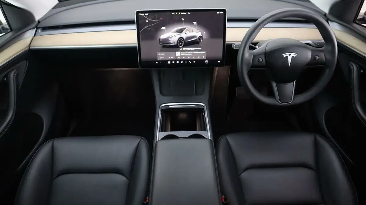 2022-tesla-model-y-e-rwd-big-13