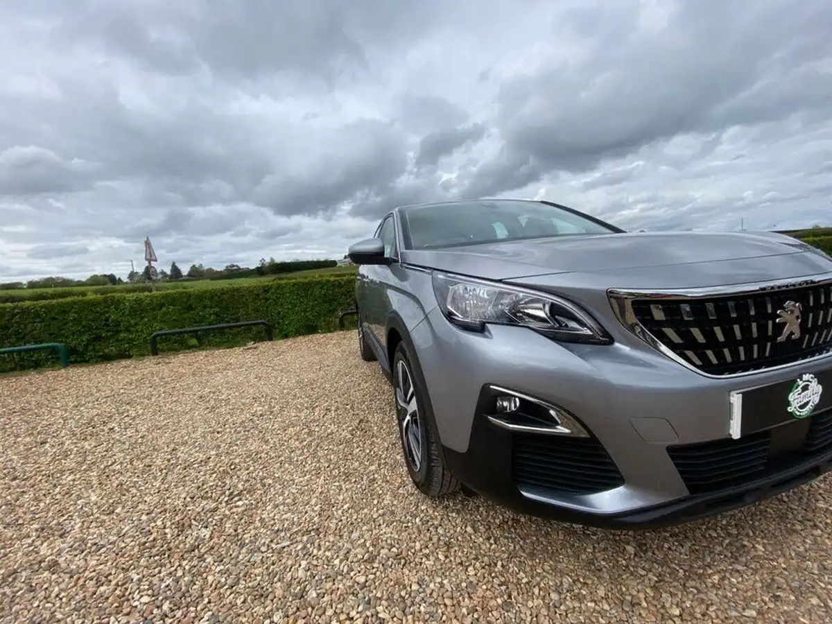 2017-peugeot-3008-suv-12-puretech-active-big-44