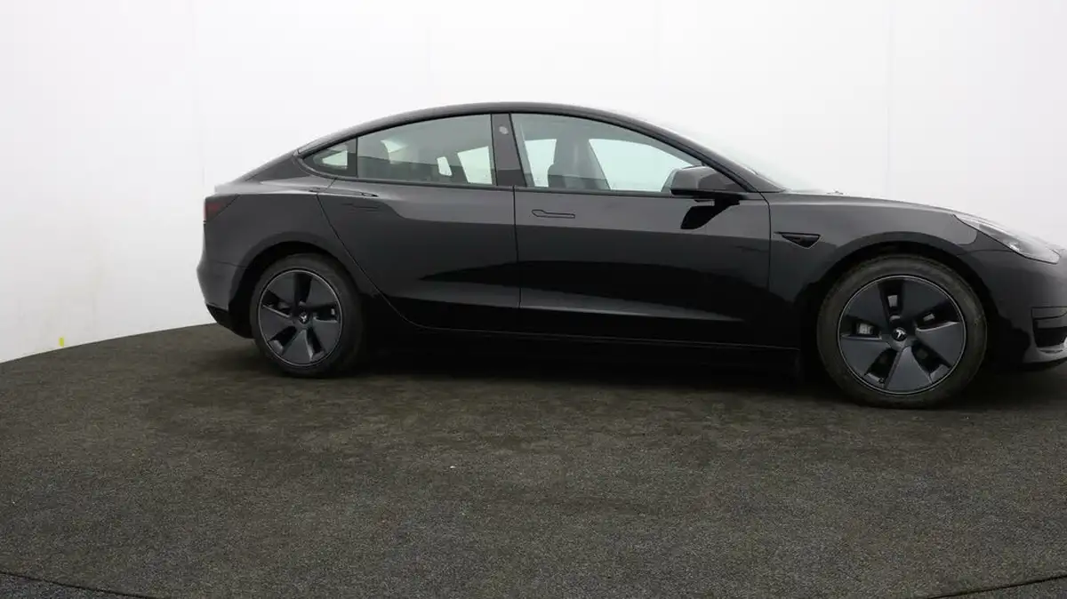 2021-tesla-model-3-e-standard-plus-big-35