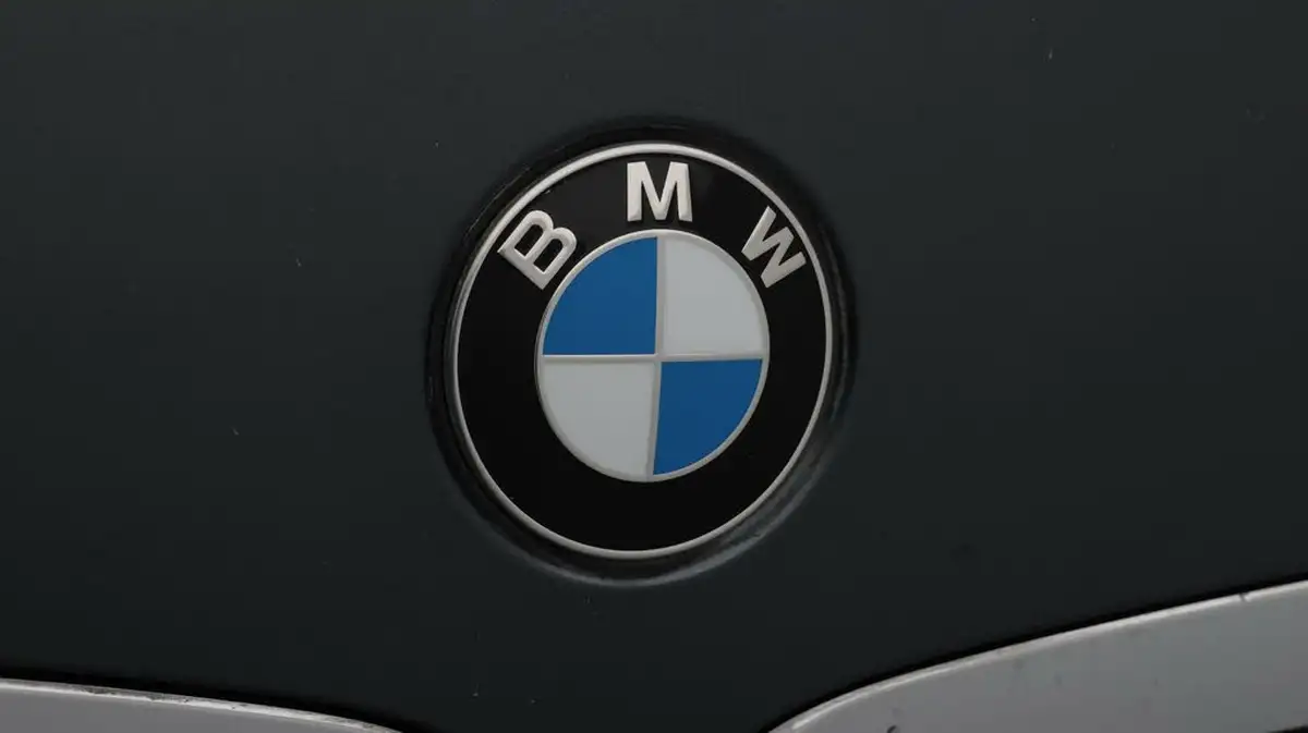 2020-bmw-3-series-20-330e-m-sport-saloon-4d-big-22