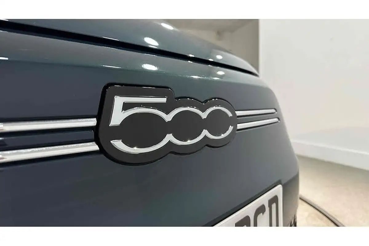 2023-fiat-500-e-icon-117bhp-big-12