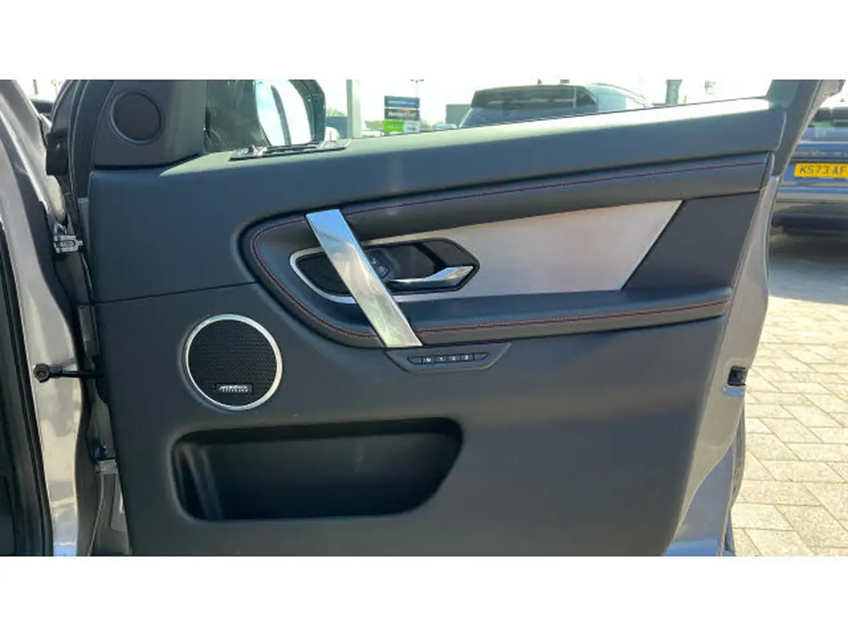 2023-land-rover-discovery-sport-20-d200-r-dynamic-hse-big-36