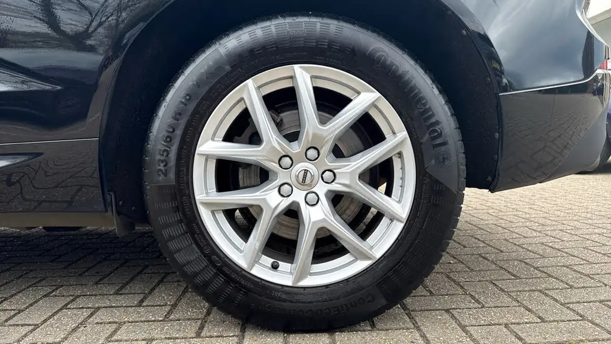 2019-volvo-xc60-20-t5-momentum-awd-big-17