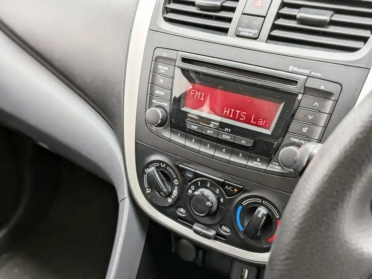 2018-suzuki-celerio-10-sz4-ags-big-15
