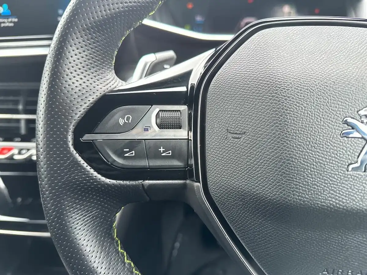 2021-peugeot-2008-suv-12-puretech-gt-premium-130bhp-eat8-big-25