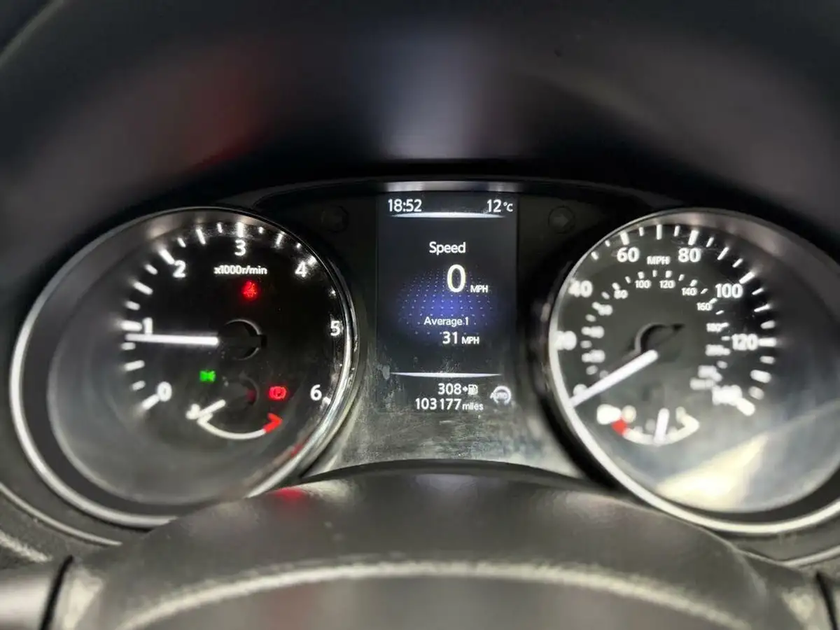 2014-nissan-qashqai-15dci-visia-big-40