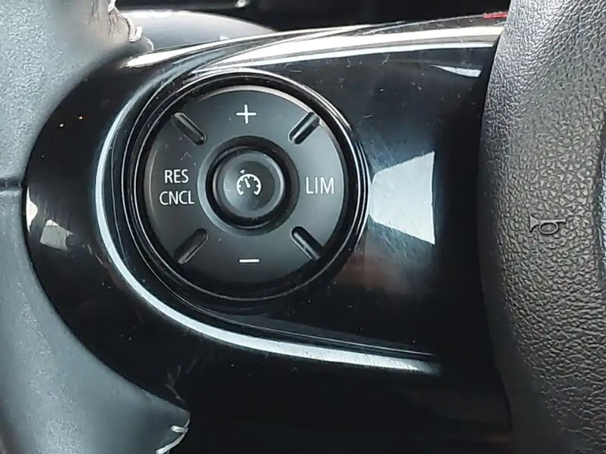 2019-mini-clubman-15-cooper-exclusive-big-14