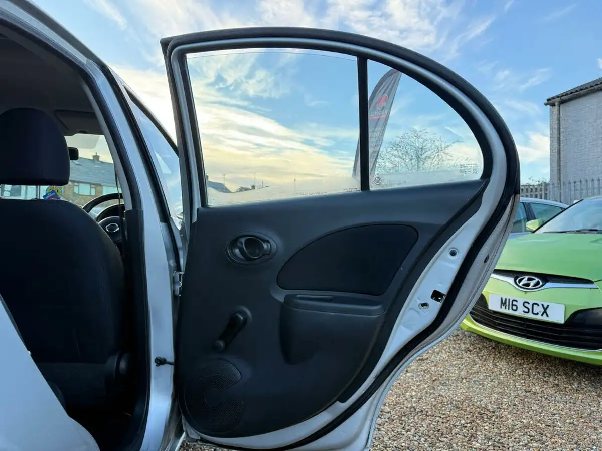 2012-nissan-micra-12-acenta-79bhp-5d-1198cc-cvt-big-9