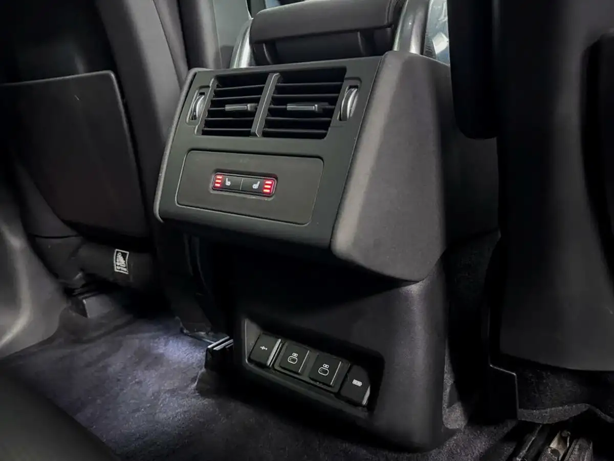 2021-land-rover-discovery-30-d300-r-dynamic-hse-big-40