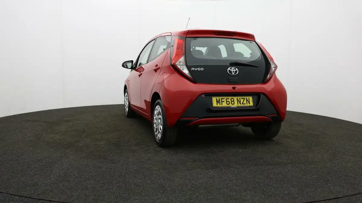 2018-toyota-aygo-10-vvt-i-x-play-71bhp-5d-big-24