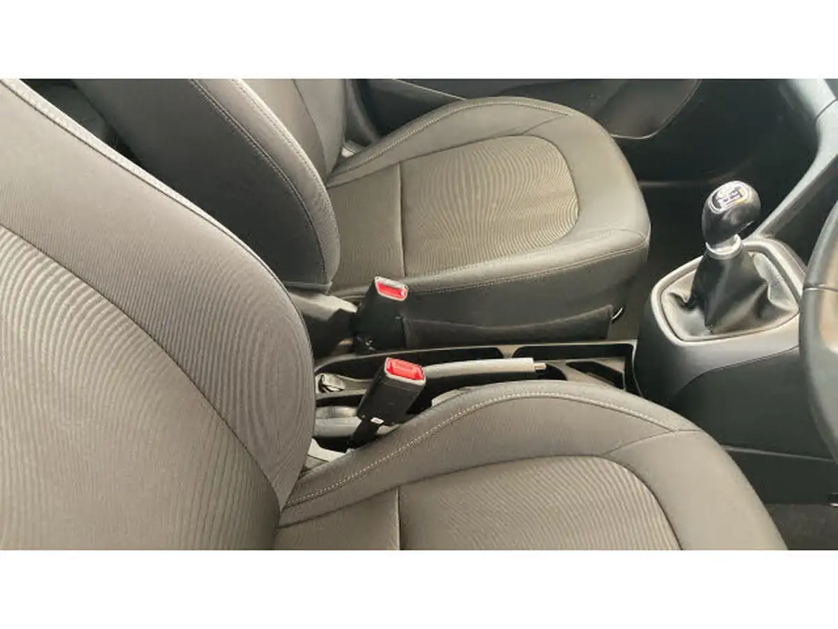 2020-hyundai-i10-10-play-big-28