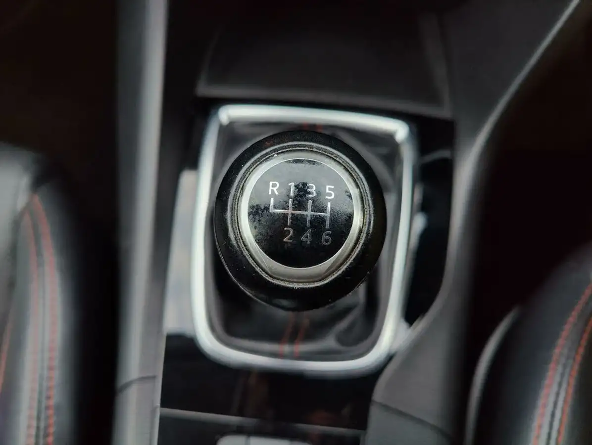 2014-mazda-mazda3-22td-sport-nav-hatchback-5d-big-22