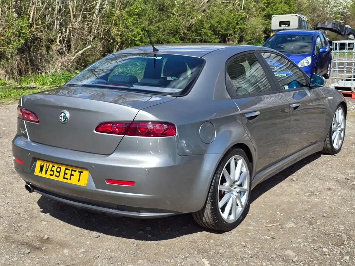 2009-alfa-romeo-159-20td-ti-big-4
