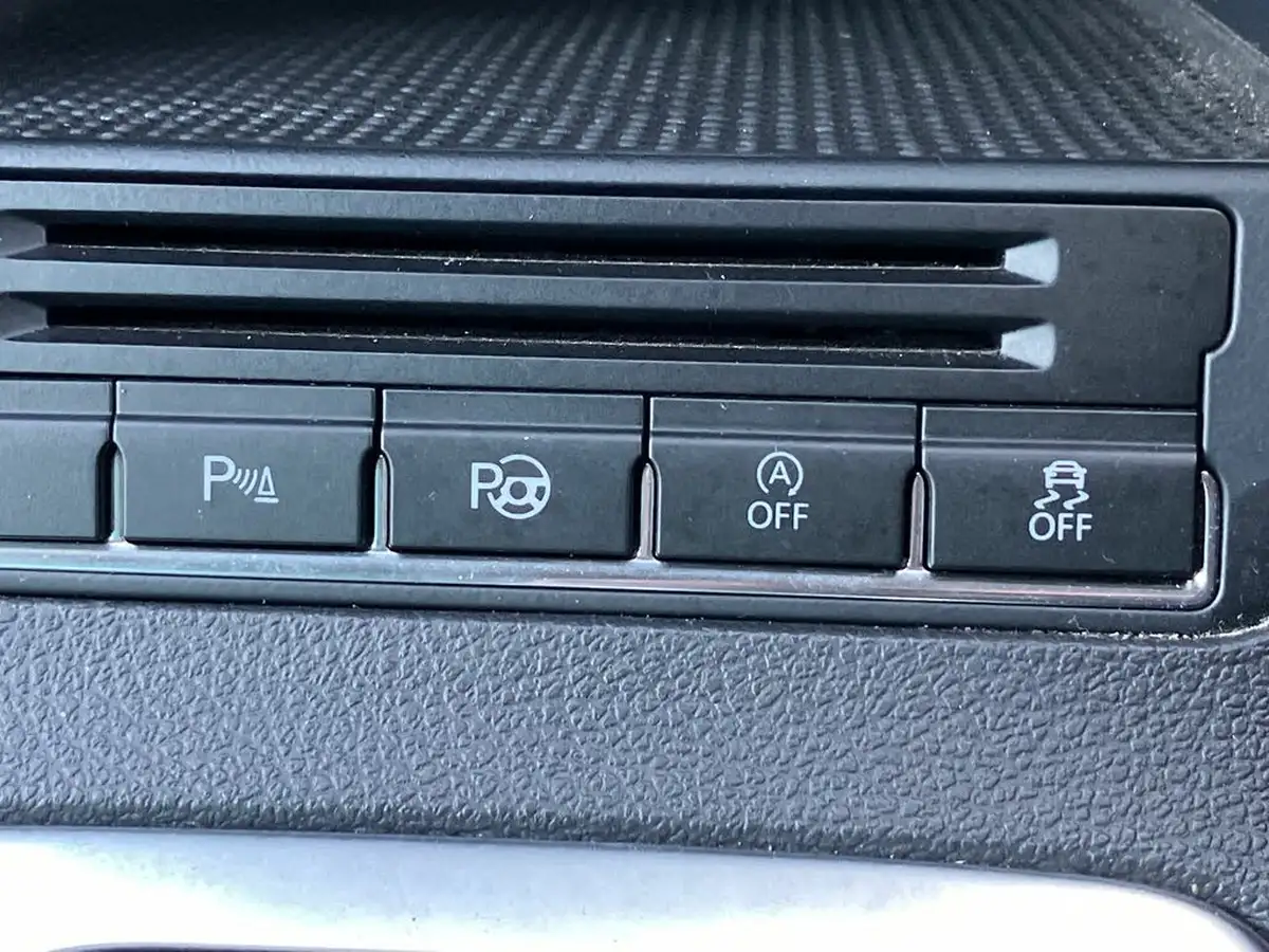 2015-volkswagen-tiguan-20tdi-r-line-177ps-4motion-r-line-bmt-ss-dsg-big-31