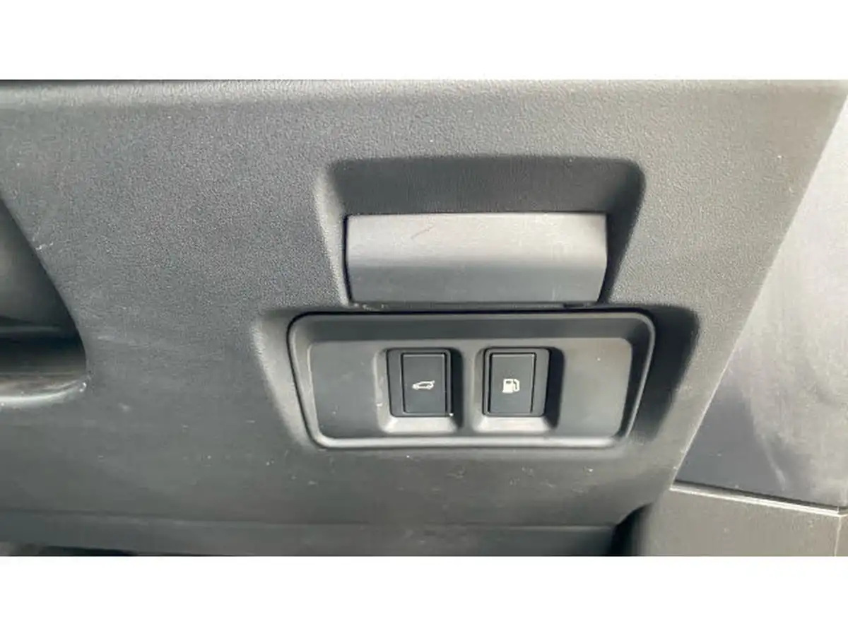 2024-land-rover-range-rover-evoque-15-p300e-dynamic-se-big-30