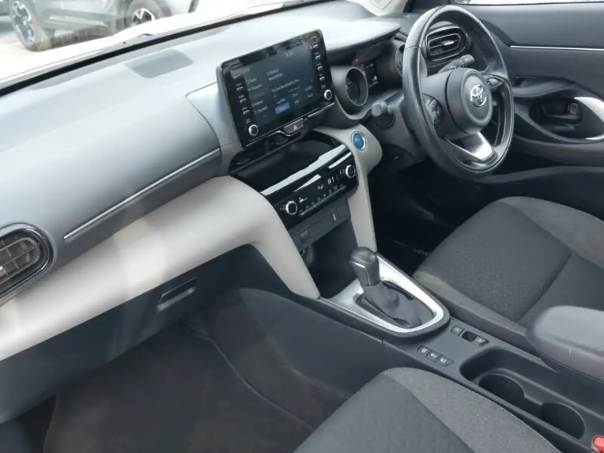 2022-toyota-yaris-cross-15-vvt-i-icon-big-4