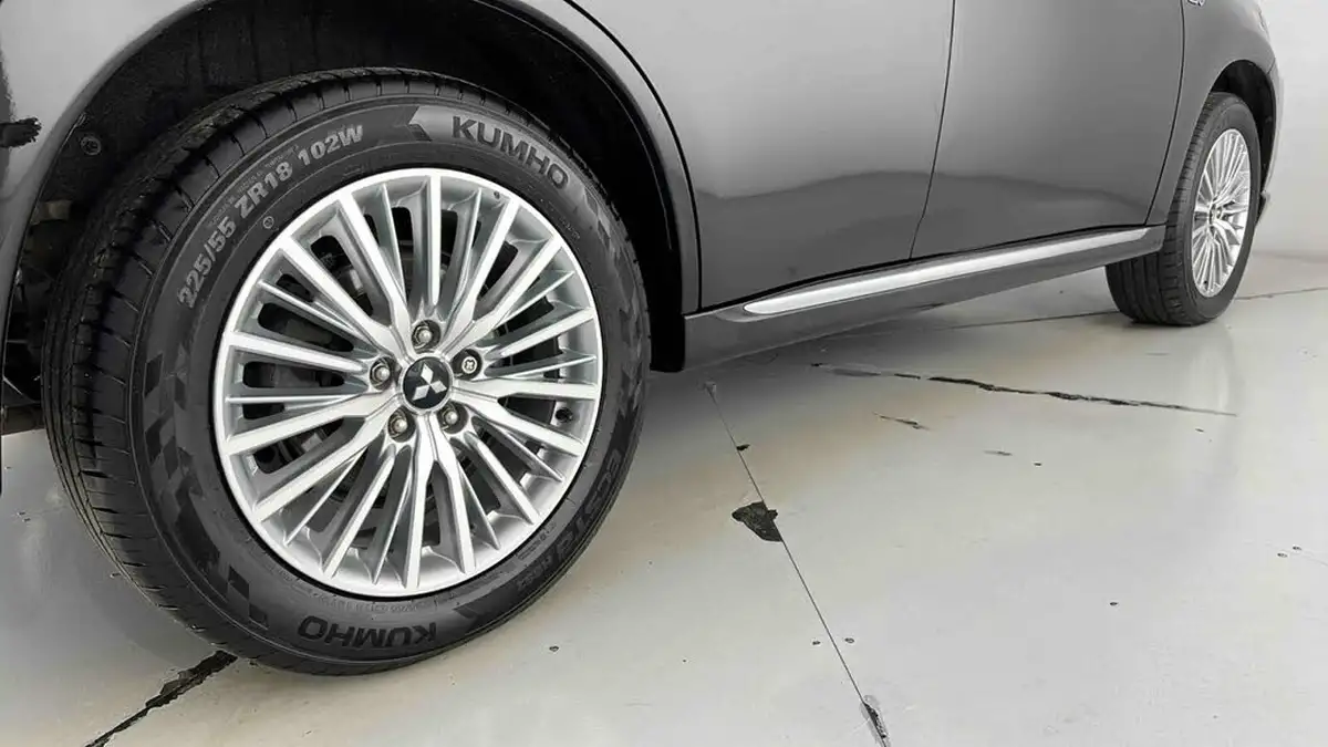 2019-mitsubishi-outlander-24-5hs-phev-big-29