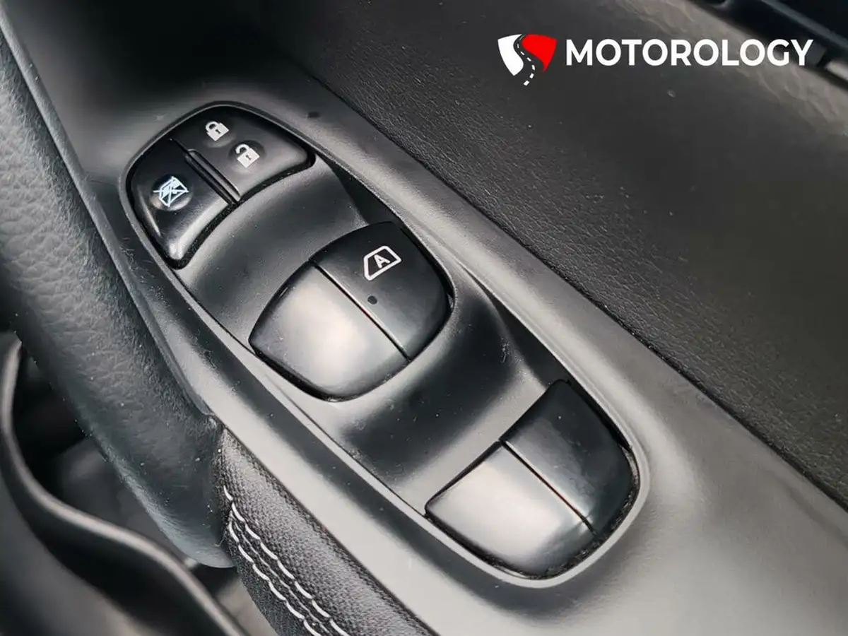 2016-nissan-qashqai-15dci-n-connecta-big-40