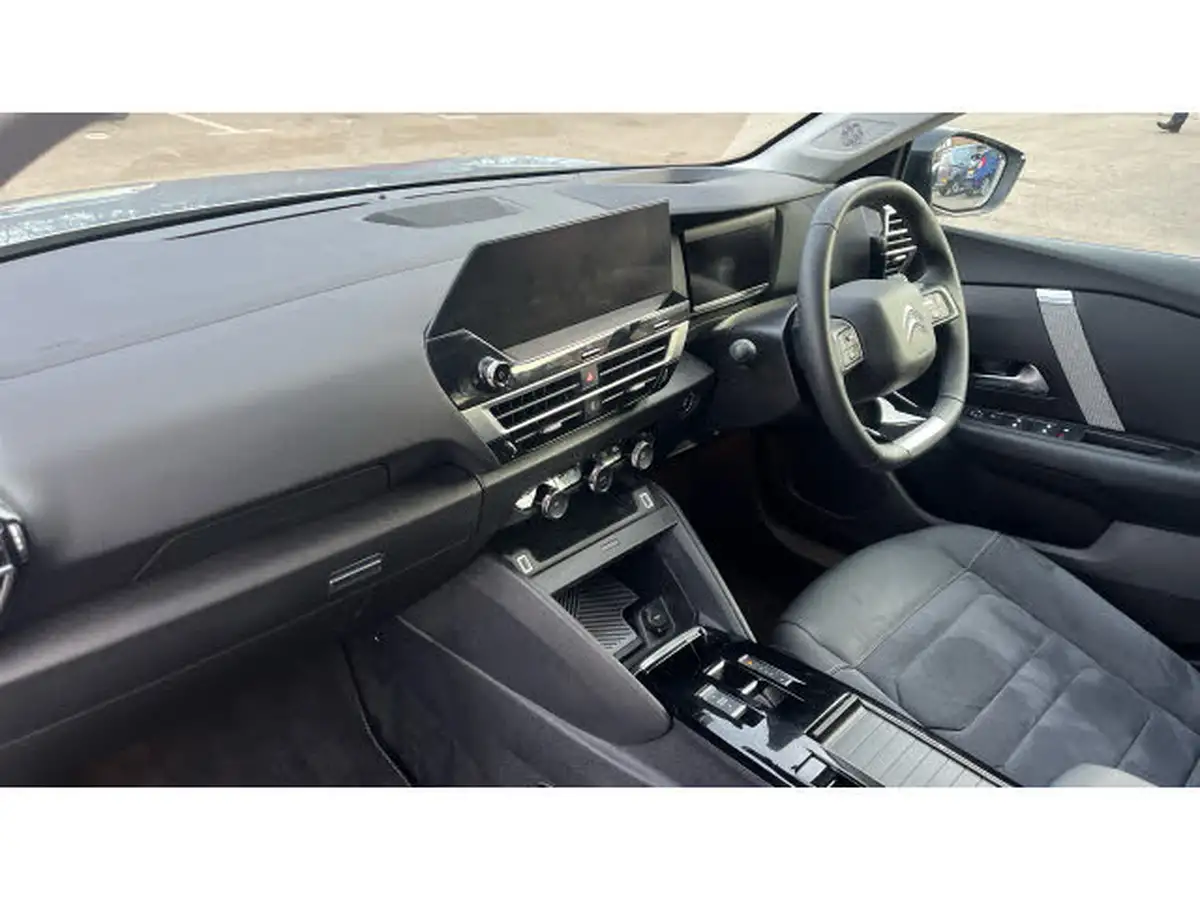 2024-citroen-c4-e-e-series-156ps-54kwh-big-8