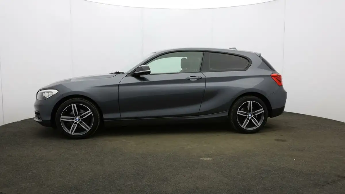 2018-bmw-1-series-15-118i-sport-3d-big-61