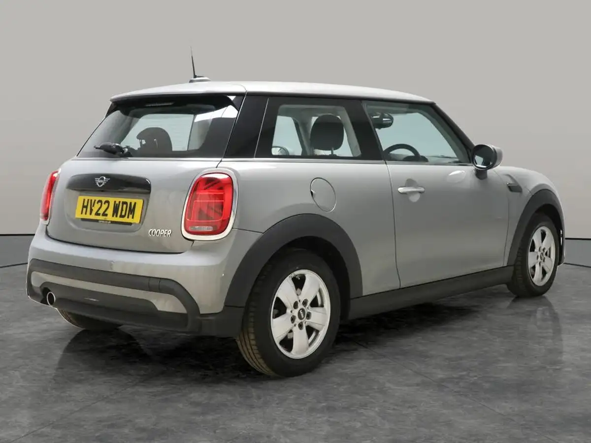 2022-mini-cooper-15-cooper-classic-hatchback-3d-big-7