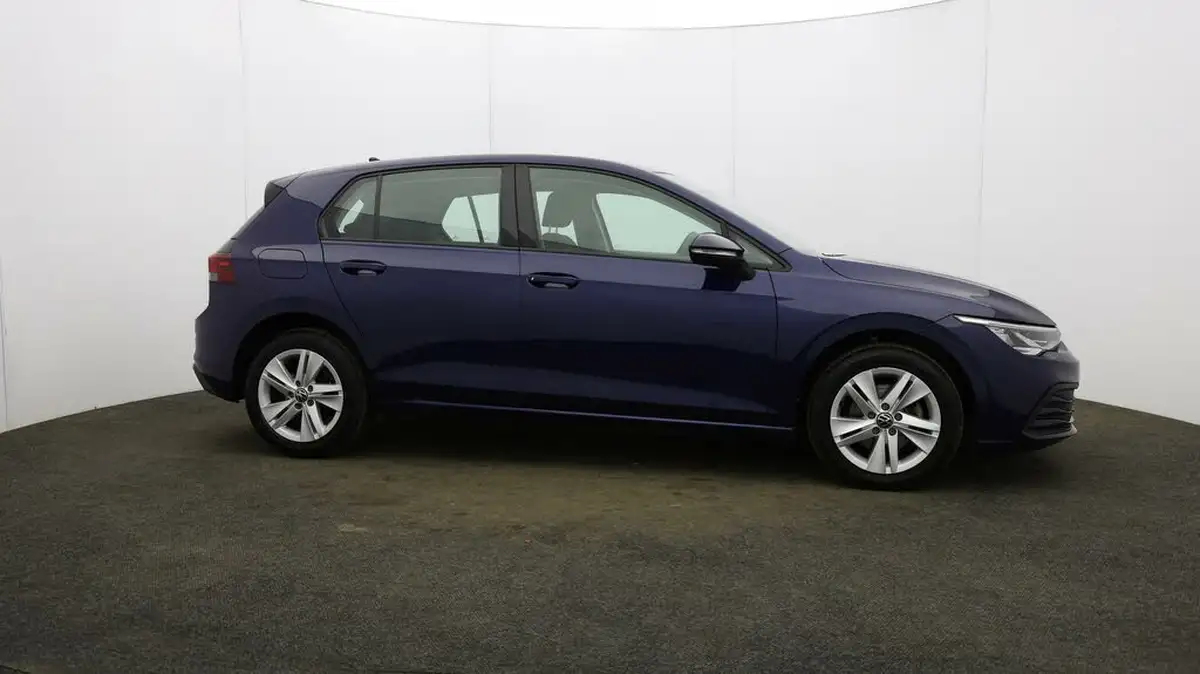 2022-volkswagen-golf-15-tsi-life-130ps-hatchback-big-43