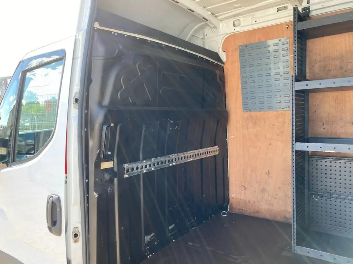 2018-iveco-daily-s-class-23td-35s12v-3520-h1-business-big-22