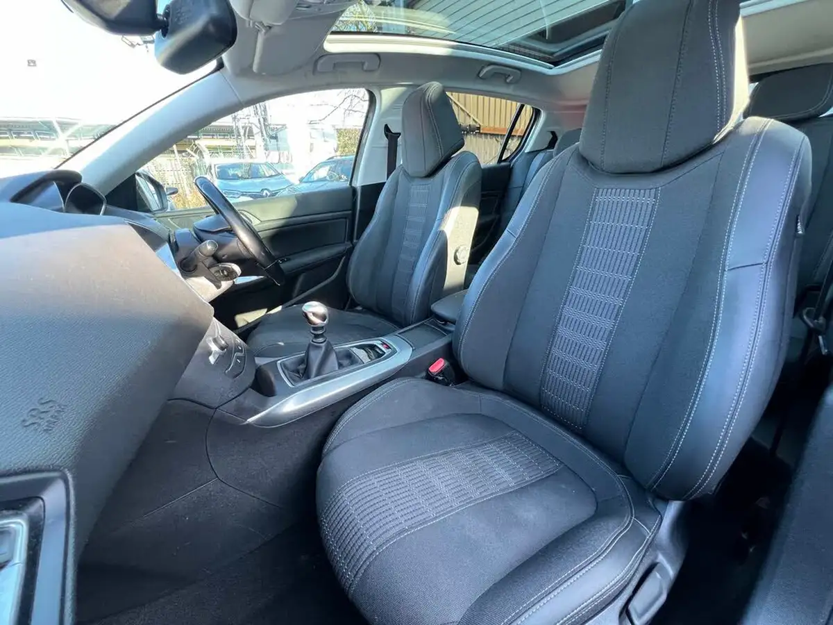 2018-peugeot-308-12-puretech-allure-130bhp-big-28
