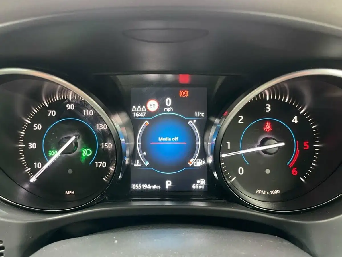 2020-jaguar-f-pace-20-i4d-portfolio-180ps-awd-auto-big-32