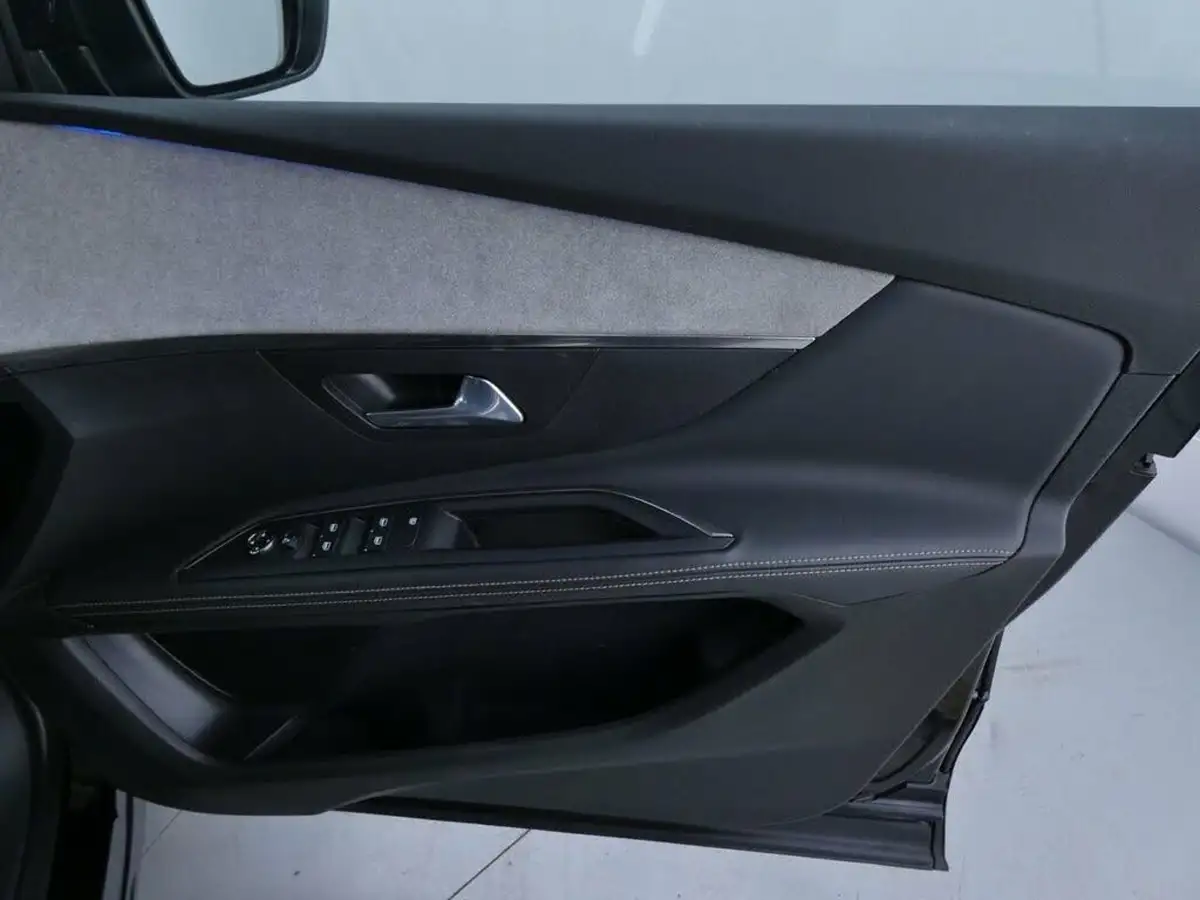 2022-peugeot-5008-suv-12-puretech-gt-premium-big-25