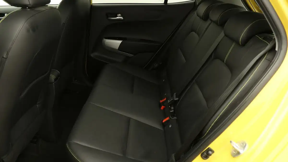 2021-kia-picanto-10-x-line-big-15