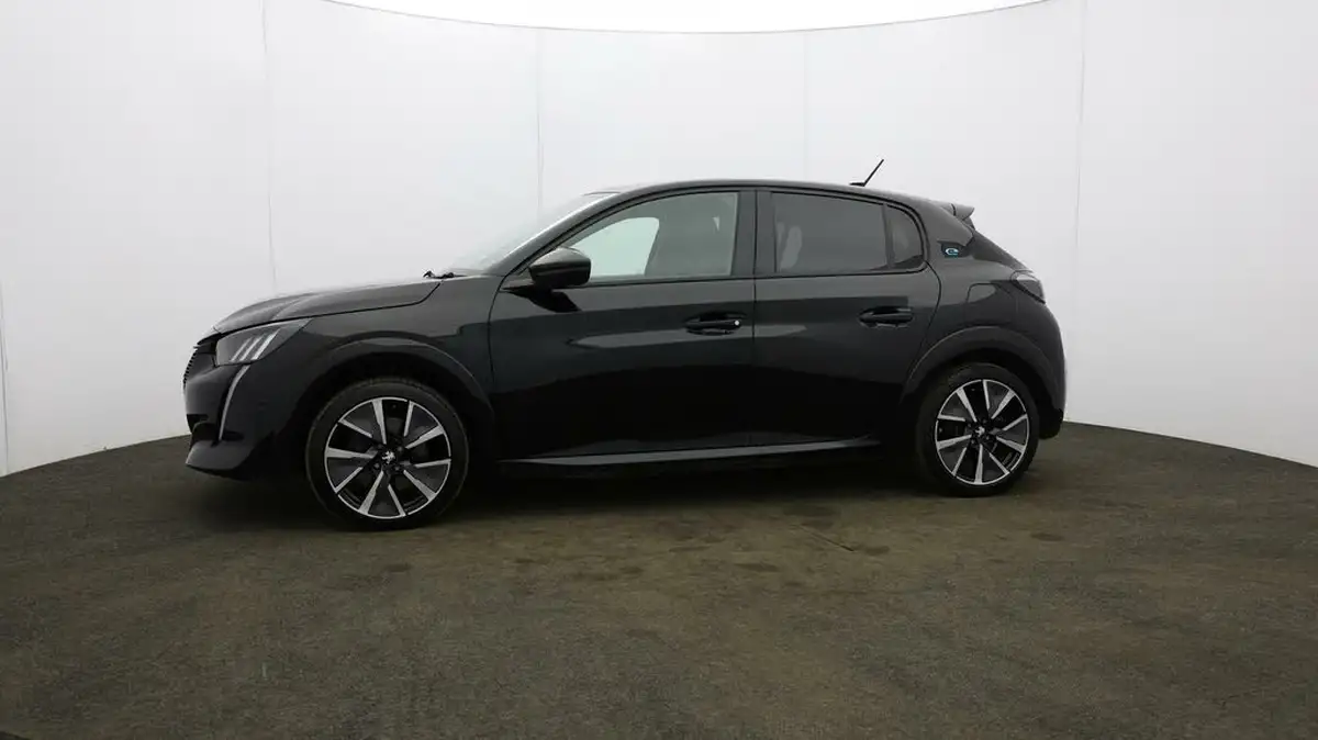2021-peugeot-208-e-gt-premium-big-27
