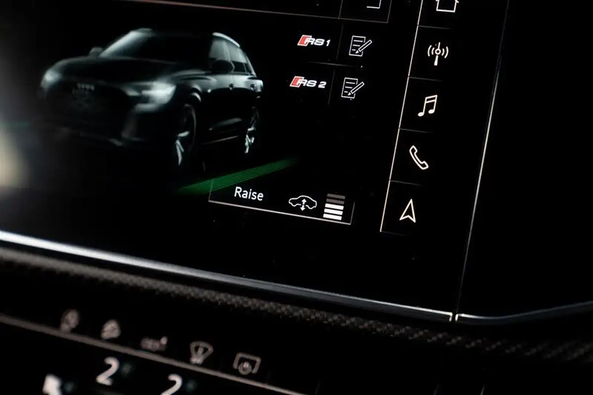 2020-audi-rs-q8-40-tfsi-carbon-black-big-24