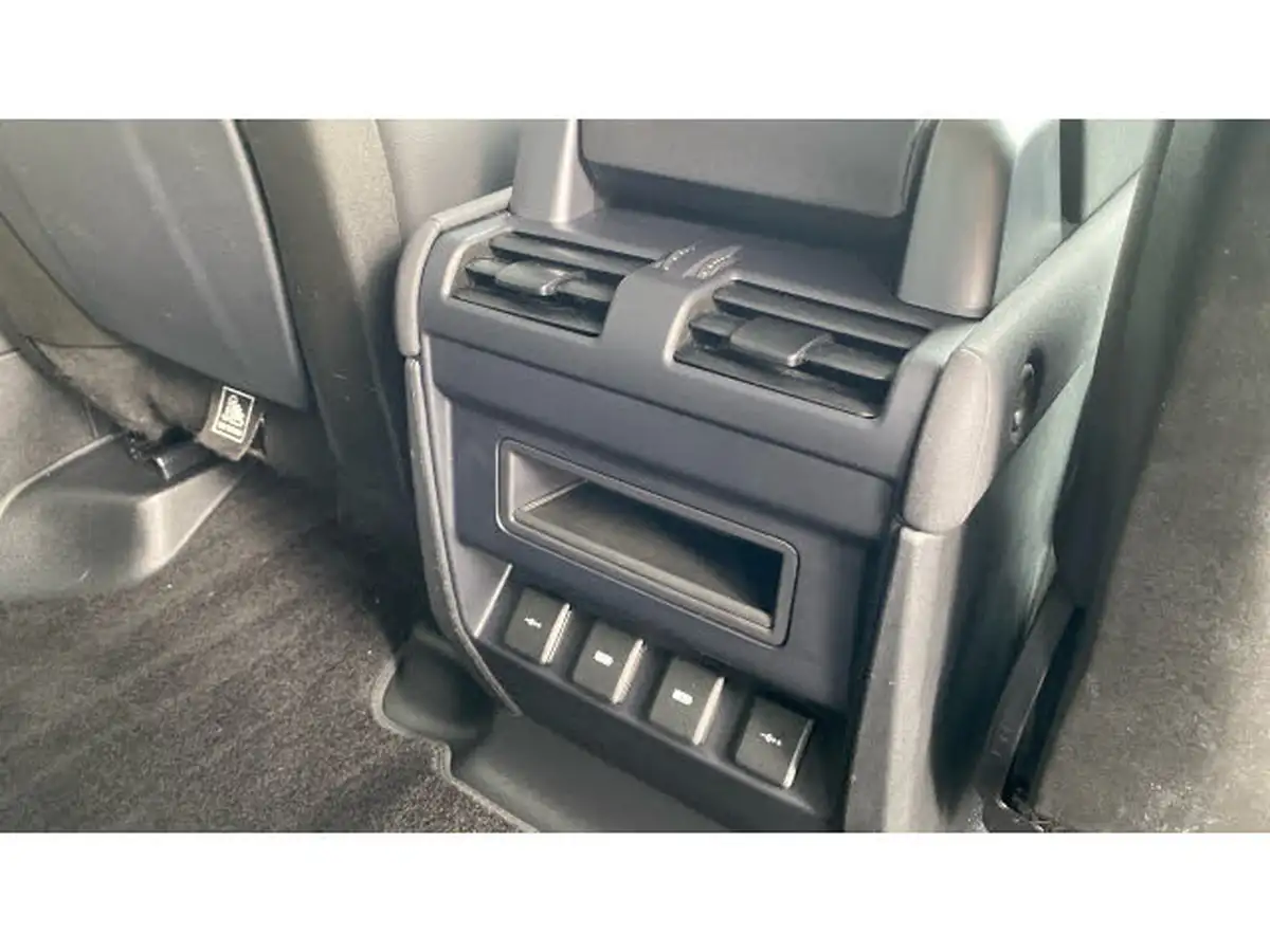 2020-land-rover-110-defender-20-d240-se-110-big-17