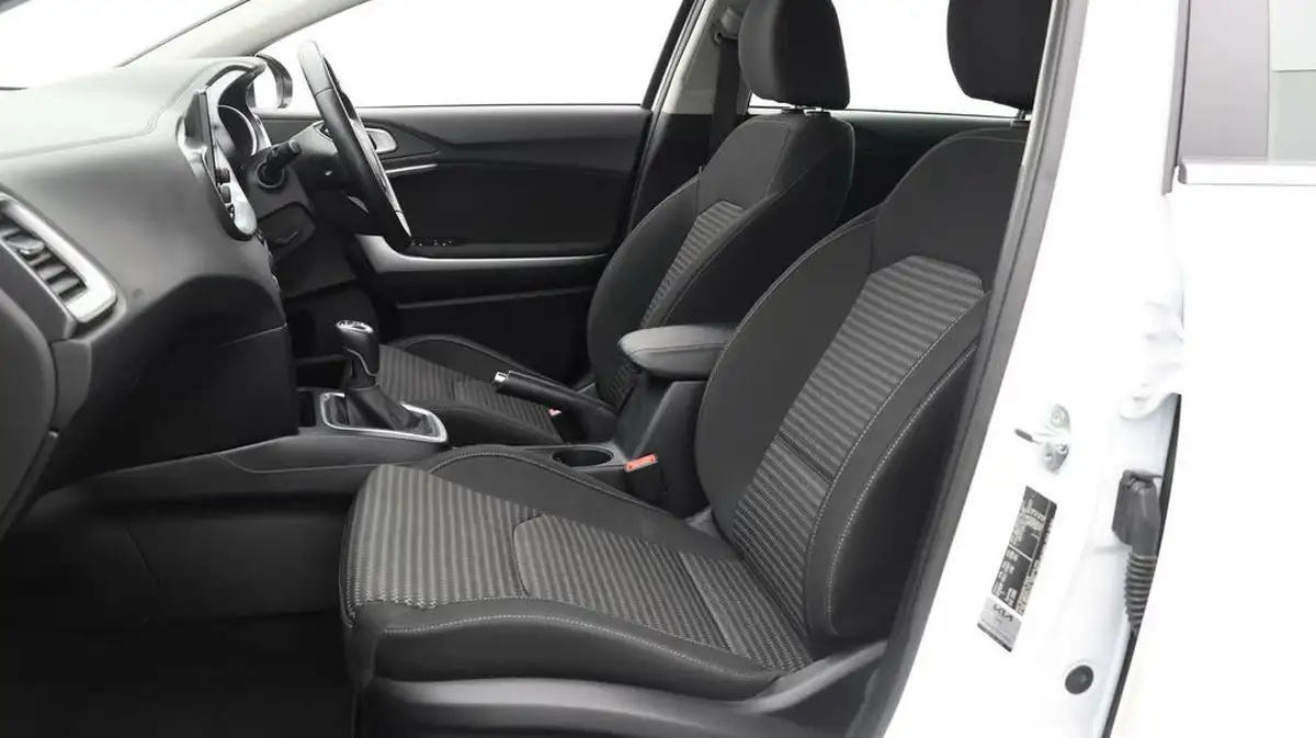2021-kia-ceed-10-t-gdi-2-hatchback-big-13