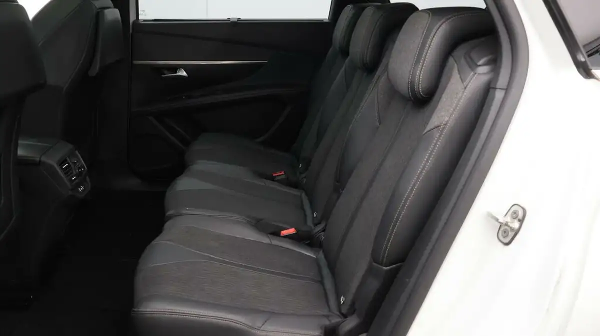 2020-peugeot-5008-suv-16-puretech-gt-line-premium-big-16