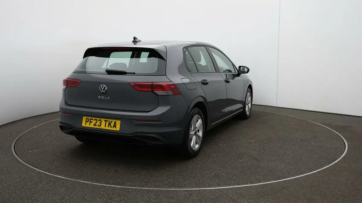 2023-volkswagen-golf-10-tsi-life-hatchback-big-48