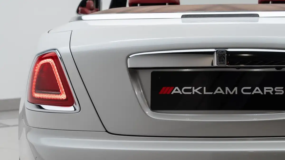 2016-rolls-royce-dawn-66-big-12