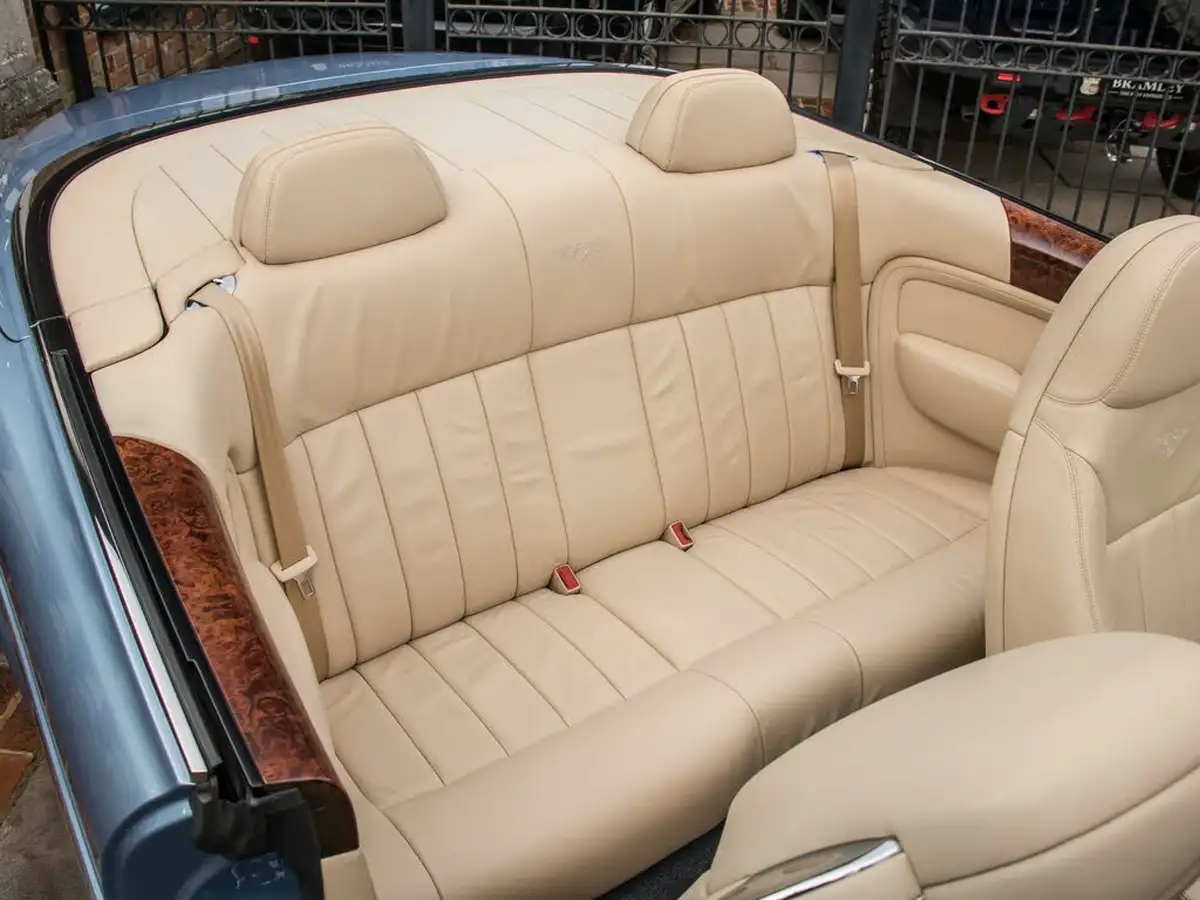 2008-bentley-azure-68-big-18