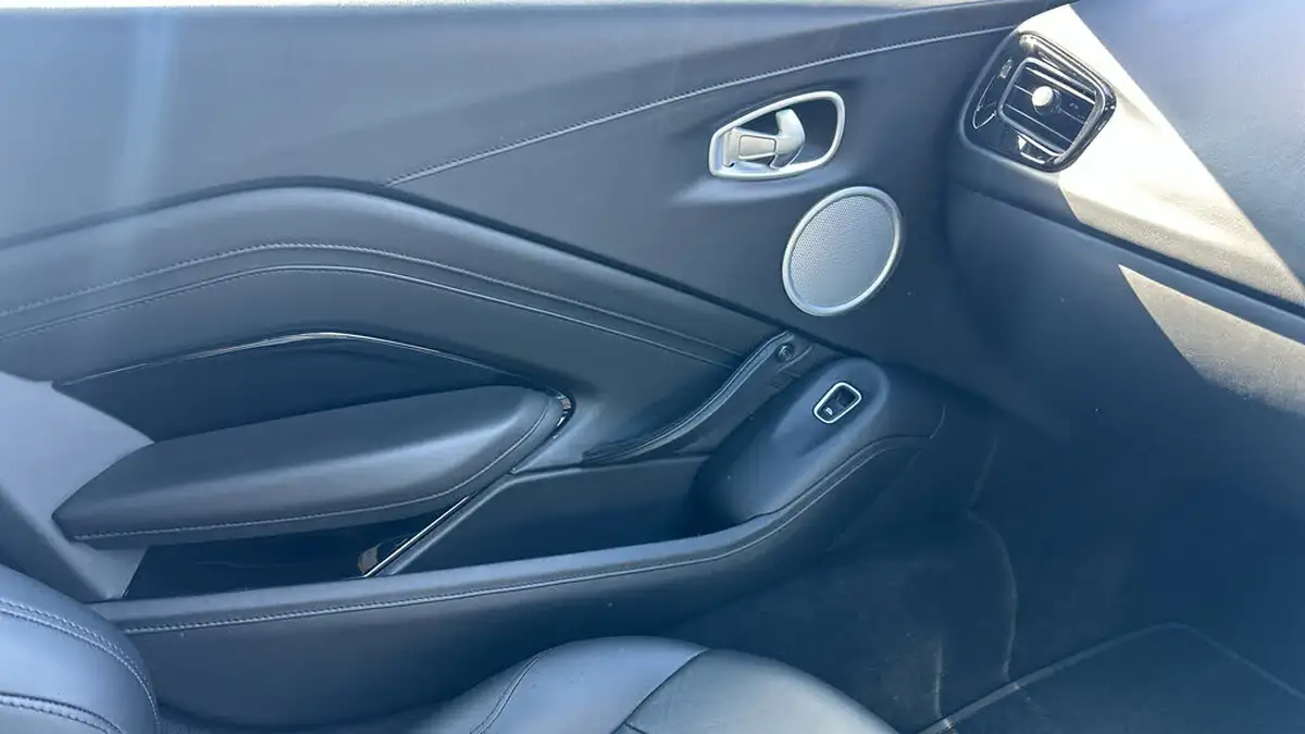 2019-aston-martin-vantage-40-v8-vantage-big-20